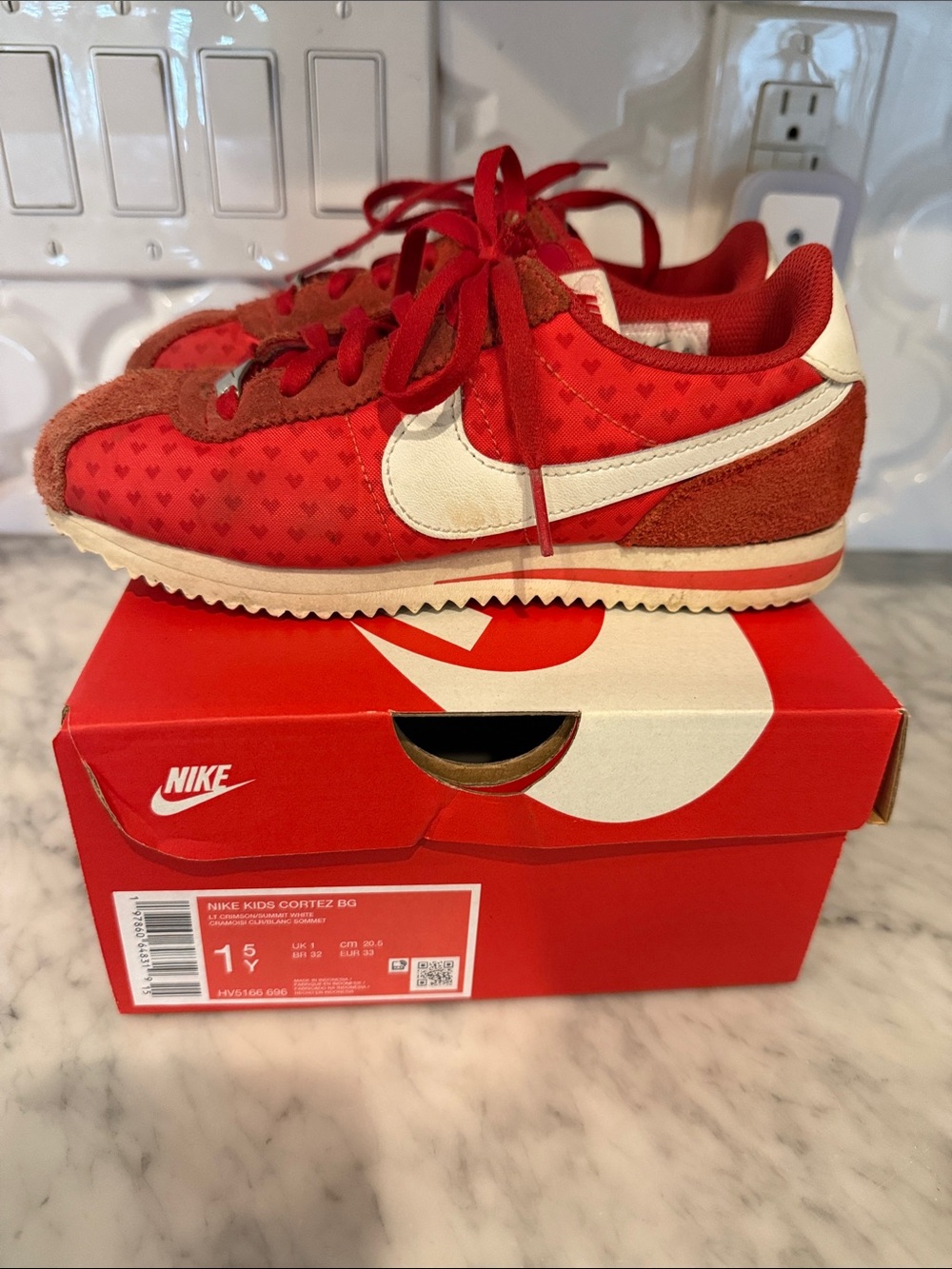 Nike Cortez Girls Red Hearts